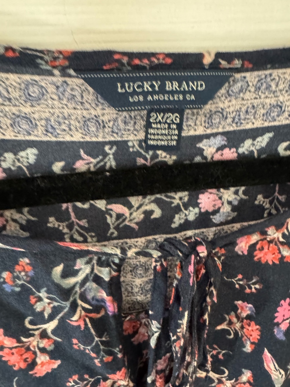 Lucky Brand Navy Blue Boho Floral Top in 2x - Picture 2 of 5